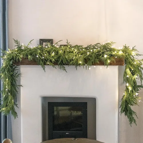 Vista 11 de MISSPIN Guirnalda de Navidad de 9 pies con tira de luces, guirnalda de pino de cedro de tacto real, guirnalda verde artificial para mesa, manto