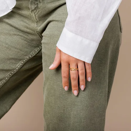 Vista 4 de PAVOI Banda de eternidad chapada en oro de 14 quilates para mujer