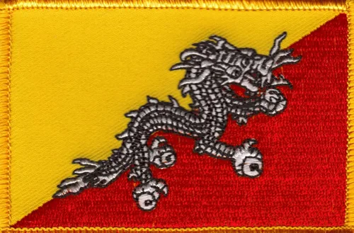 Vista 4 de Parche de la bandera de Dinamarca con gancho que mide 3.50 x 2.25 pulgadas, emblemas bordados de bandera con respaldo de gancho