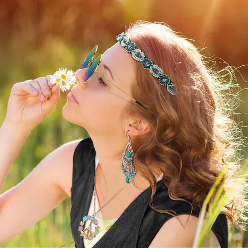 Vista 5 de 6 piezas de trajes de los años 60 y 70 para mujer, accesorios de disfraz hippie, chaleco con flecos, gafas de sol, collares, aretes, diadema