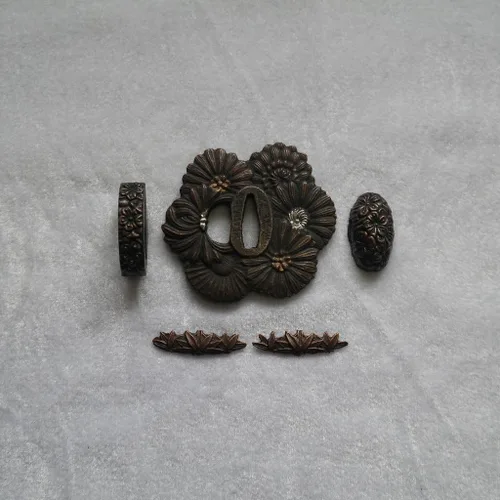 Vista 13 de Espada samurái japonesa KOSHIRAE – TSUBA FUCHI KASHIRA MENUKI 01-18