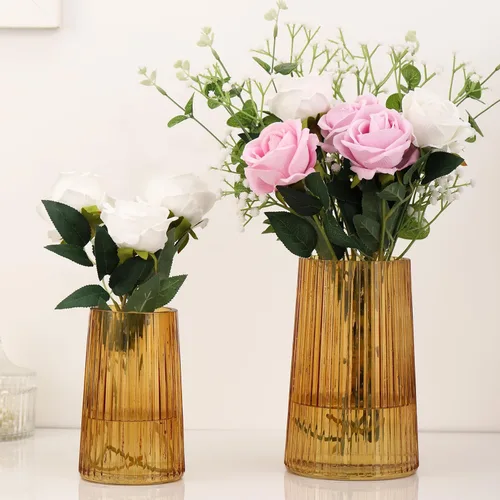 Vista 25 de Juego de 4 jarrones de vidrio transparente, pequeños jarrones para flores, florero para ramo, moderno jarrón de vidrio acanalado para sala de estar