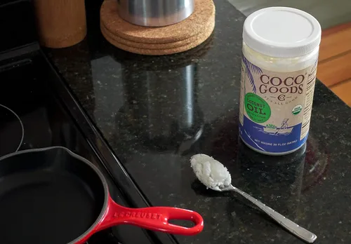 Vista 3 de CocoGoodsCo Aceite de coco virgen orgánico de origen único, prensado en frío, sin gluten, sin OMG, sin colesterol (30 onzas líquidas)