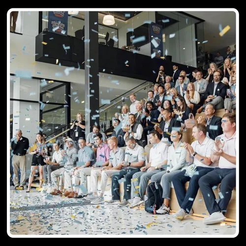 Vista 5 de Ultimate Confetti, Confeti Biodegradable Azul Bebé - Confeti de Papel de Seda Rectangular Revoloteante para Uso en Cañones y Lanzadores – Confeti