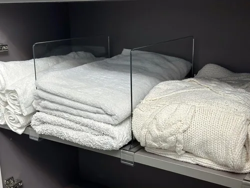 Vista 3 de LikeU Divisores de Estantes Acrílicos para Armarios, 4 PCS Divisores de Estantes de Madera, Separadores de Estantes Transparentes, Perfectos