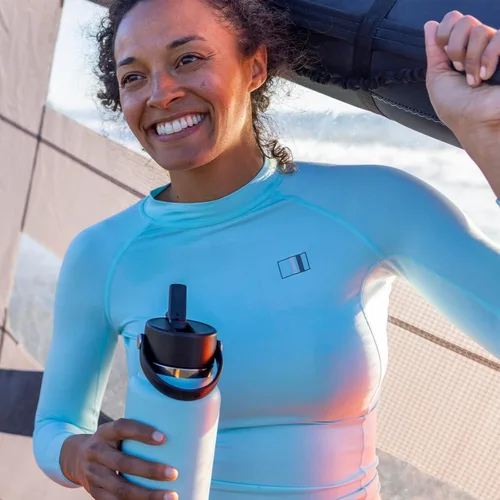 Vista 8 de Hydro Flask Botella de agua de boca ancha de acero inoxidable con tapa de popote flexible y aislamiento al vacío de doble pared