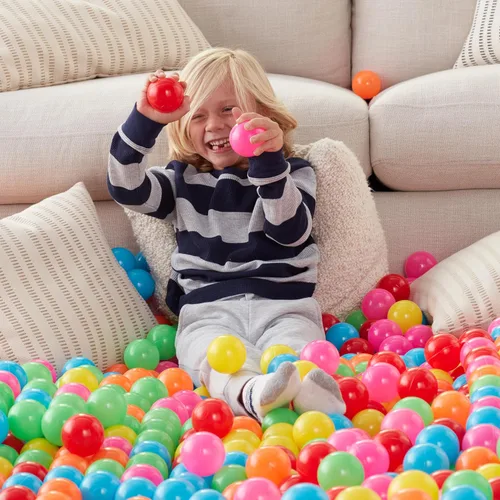 Vista 6 de Amazon Basics - Bolas de plástico para piscinas sin BPA con bolsa de almacenamiento, 1000 bolas (2.3 pulgadas de diámetro), colores brillantes
