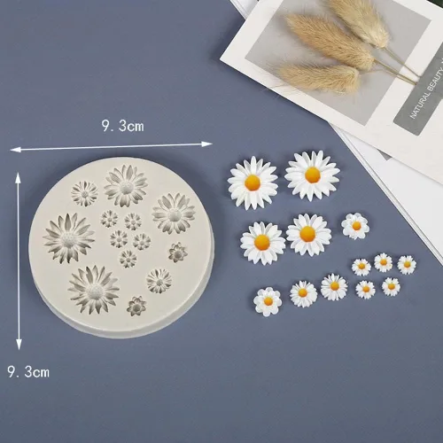 Vista 3 de 4 moldes de silicona con forma de margarita, molde de caramelo para fondant, mini moldes de chocolate con flores para decoración de pasteles