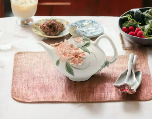 Vista 2 de Cosmos Gifts 20906 Tetera de porcelana fina Bluebird Apple Blossom, 8-1/2" L