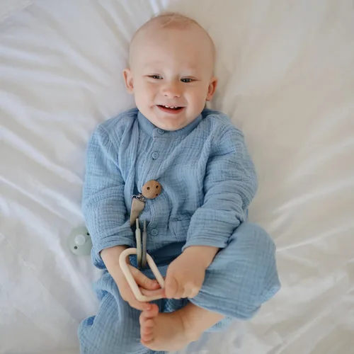 Vista 3 de mushie Juguete clave Juguete sensorial para bebés de 10 meses o más