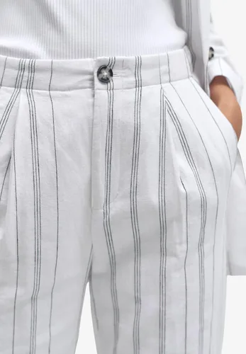 Vista 4 de ellos Pantalones cortos de lino para mujer, talla grande, pierna recta, talla grande