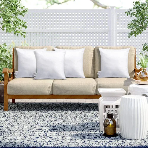 Vista 3 de OTOSTAR Insertos de almohada de alta calidad para exteriores de 18 x 18 pulgadas, impermeables, paquete de 6 rellenos de almohada cuadrados Blanco 1