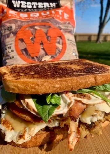 Vista 6 de Briquetas de barbacoa de manzana WESTERN – 100% madera real para asar y ahumar – Sabor ahumado suave, dulce y delicado – Perfecto para cerdo