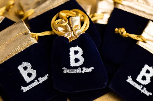 Vista 4 de Barzel - Pulseras de elefante chapado en oro de 18 quilates para mujer
