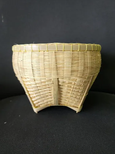 Vista 2 de Cesta de cosecha de frutas de bambú natural pequeñas cestas de cocina hechas a mano OTOP Tailandia para cestas de pan, frutas y verduras, soporte