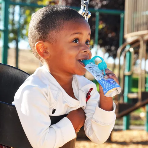 Vista 9 de ChooMee SoftSip - Bolsa superior para alimentos Destete LED para bebés, válvula de control de flujo sin derrames, protege la boca de los niños