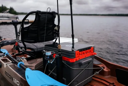 Vista 5 de Wilderness Systems - Caja para kayak, 4 soportes de caña, almacenamiento para kayak, se adapta a la mayoría de kayaks