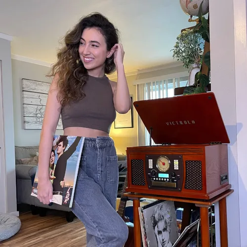 Vista 2 de Victrola Soporte de madera para discos – Pieza complementaria para el centro de música Victrola, con capacidad para más de 50 discos de vinilo