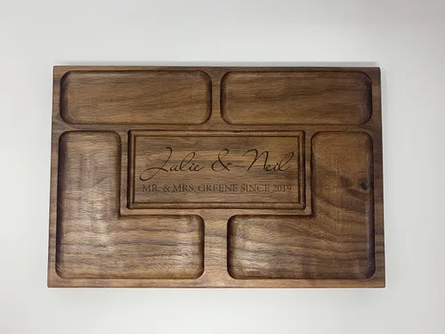 Vista 4 de Charcuterie Board Personalized, Wedding Gift, Snack Tray with Handle, Family Name Engraved, Fruit Veggie Platter, Brunch Board, Gift for Couple