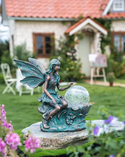 Vista 2 de TERESA'S COLLECTIONS Estatuas de jardín de hadas con luz solar al aire libre para decoración al aire libre, decoraciones de hadas de Navidad
