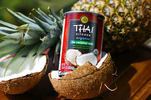 Vista 5 de Thai Kitchen leche de coco orgánica sin edulcorantes, 13.66 onzas líquidas (paquete de 6 unidades)