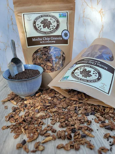 Vista 7 de Maple Nut Kitchen Granola con chispas de moca, 10 onzas, vegana, certificada sin gluten, baja en azúcar, chocolate negro, almendras, coco, café