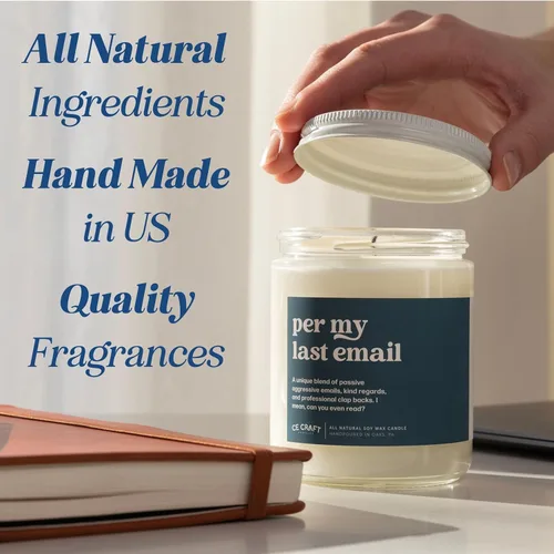 Vista 5 de Smells Like a Vikings Win Candle - Vela perfumada inspirada en el fútbol Vikings - Fragancia de roble vainilla - Cera de soja vertida a mano