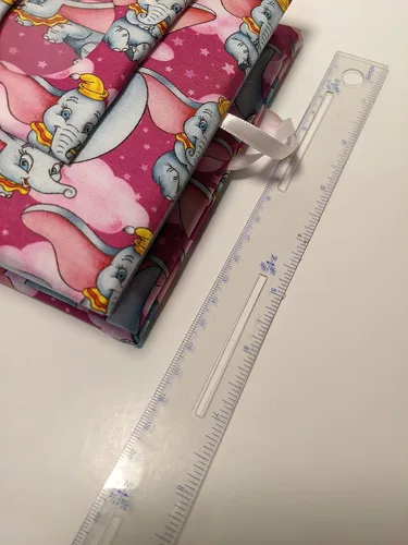 Vista 7 de Disneys Dumbo Fabric Custom Photo Album in Pink, Personalize, Dumbo Brag Book, 7 x 5 Album