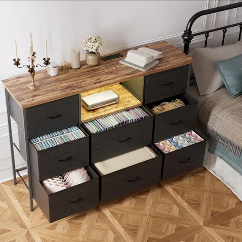 Vista 3 de VASICAR Cómoda Negra con Luces LED y Tomas de Corriente, Soporte de TV Cómoda con 8 Cajones para TV de 55", Cajonera de Tela para Dormitorio, Sala