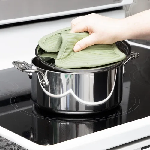 Vista 7 de All-Clad Soporte Premium para Ollas y Almohadilla Térmica: Resistente al Calor hasta 500 Grados - 100% Algodón, Almohadilla Térmica de 10"x6.25