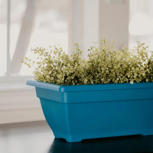 Vista 2 de Maceta rectangular de 16 pulgadas para interiores y exteriores, duradera, resistente a los rayos UV, caja de plástico de 2 galones para ventana, uso