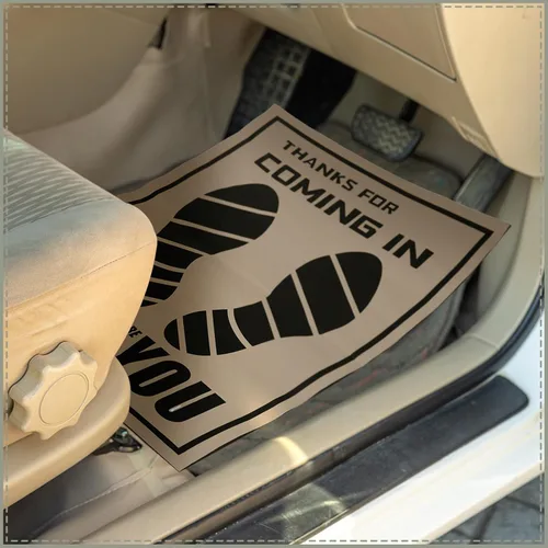 Vista 5 de Frienda 500 piezas alfombrillas de papel impermeables para piso de automóvil, almohadillas desechables para piso cubiertas con película de plástico