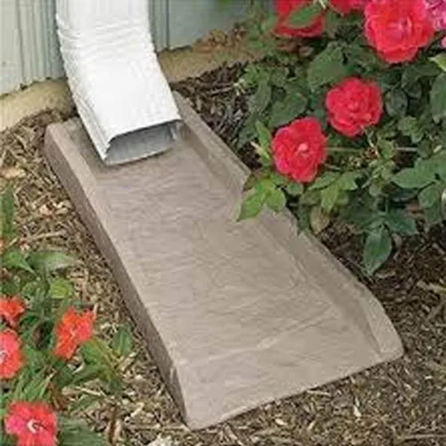 Vista 6 de Suncast Compuesto de poliéster fácil de usar, decorativo para exteriores, canaleta de lluvia Downspout, bloque de salpicaduras para desagües debajo