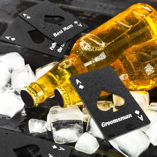 Vista 3 de 10 abrebotellas de tarjetas de póquer, abridor de latas de cerveza, padrinos de boda, abrebotellas de acero inoxidable con forma de As de espadas