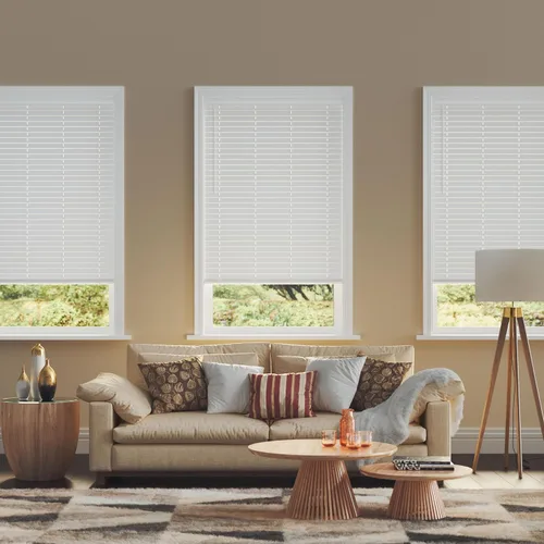Vista 9 de Persiana de lamas planas de madera sintética de 2 pulgadas para oscurecimiento de habitación, sin cordón, más de 1000 tamaños personalizables