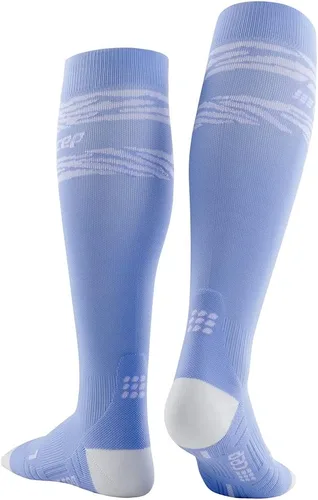 Vista 2 de CEP Calcetines deportivos para correr 4.0 para mujer, corte redondo, calcetines de corte medio, Estampado De Animales Cielo/Blanco