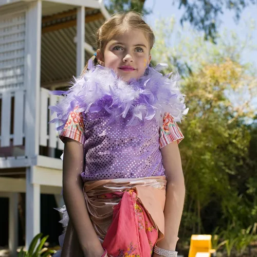 Vista 7 de FeelfunFeather Boa de plumas de pavo de 2 yardas para manualidades, boda, fiesta, baile, Halloween, Navidad, disfraz para decoración del hogar