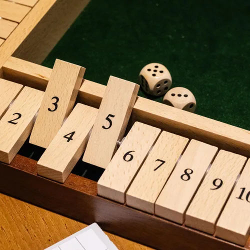 Vista 6 de Juego de dados Shut The Box, juego de mesa de madera para 2-4 jugadores, juego de mesa clásico para cerrar la caja