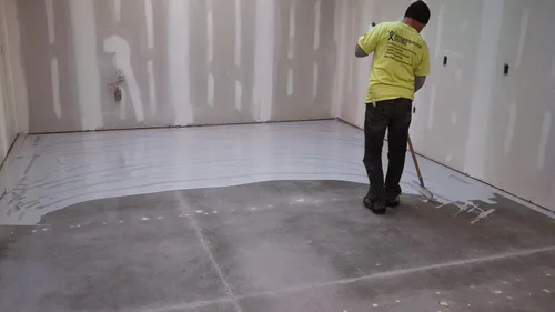 Vista 2 de Escobilla de goma epoxi dentada/dentada de 18 pulgadas Serraciones estándar de 1/8 pulgadas