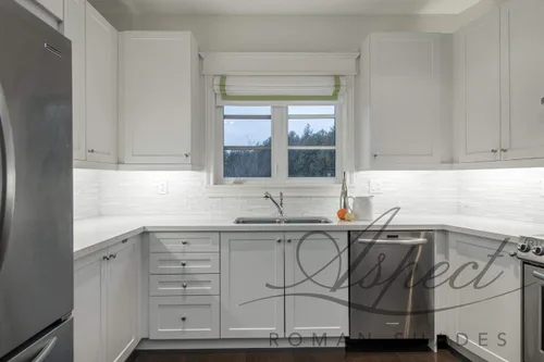 Vista 2 de LOGANOVA® Blackout Curtains - Flat Roman Shades Chevalle Pine. White Base With Light Green Inset Border On Three Sides. Home Decor For Bedroom