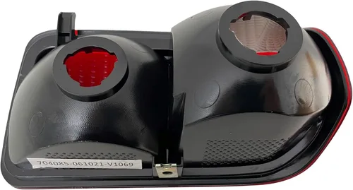 Vista 3 de FLIP MFG. Lente de luz trasera izquierda y carcasa compatible con John Deere X 400 500 700 AM132643