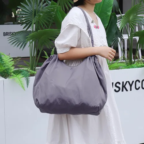 Vista 3 de Bolsa de compras plegable, bolsa de comestibles reutilizable con asa, lavable y ligera bolsa grande para picnic, viajes, campamento, compras (gris)