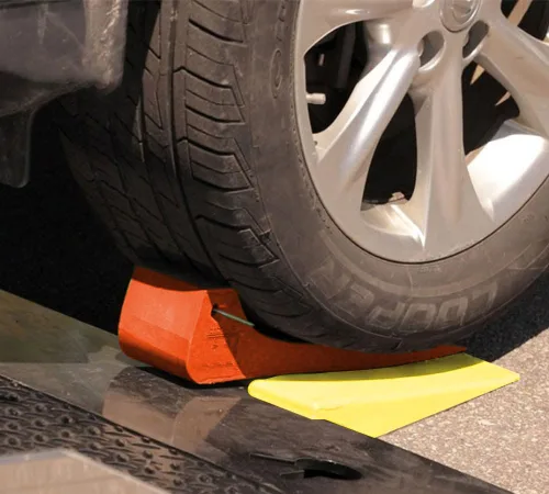 Vista 6 de Mytee Products Patines para neumáticos para camión de remolque, grúa, portaequipajes de retroceso de seguridad naranja