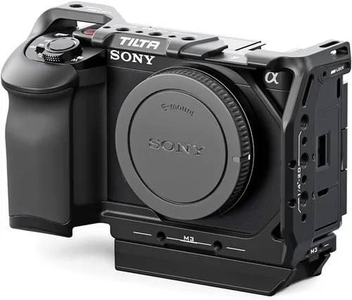 Vista 4 de Tilta Jaula completa para cámara compatible con Sony ZV-E1 Zapata fría, riel OTAN, M3 y roscas de montaje de 1/4"-20 Placa ARCA desmontable