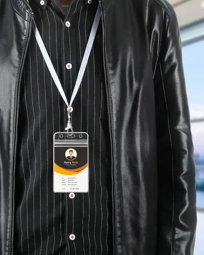 Vista 7 de KTRIO Paquete de 10 portatarjetas de identificación vertical transparente con cremallera resellable, soporte impermeable para tarjetas