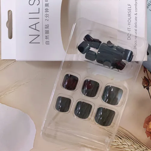 Vista 3 de Uñas postizas brillantes, uñas cortas cuadradas a presión, lindas uñas postizas sólidas, uñas postizas negras a presión, pies de verano, uñas