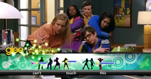 Vista 2 de Karaoke Revolution Glee Volume 2 Bundle - Nintendo Wii