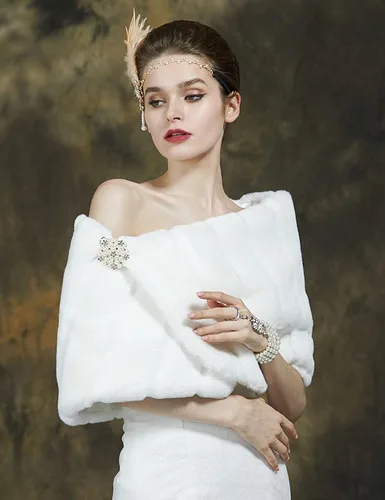 Vista 7 de BEAUTELICATE Chal de novia para boda, chal de piel sintética para damas de honor, estola de cobertura