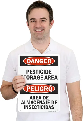 Vista 2 de SmartSign Letrero bilingüe "Peligro - Área de almacenamiento de pesticidas" Aluminio de 10" x 14
