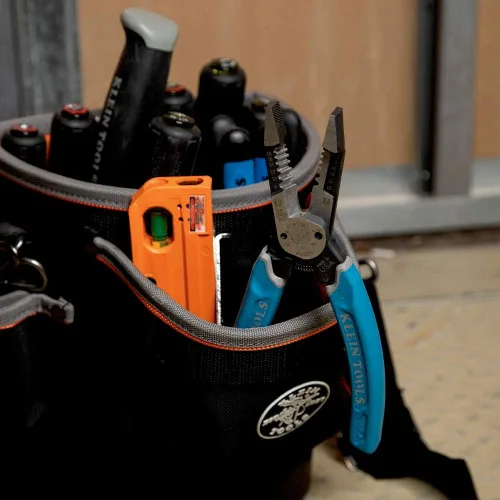 Vista 23 de Klein Tools K12075 Pelacables resistente, diseño forjado delgado, herramienta de pelado de cables de apertura automática, alicates eléctricos